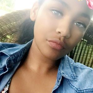 Meet your Posher, Jonaea